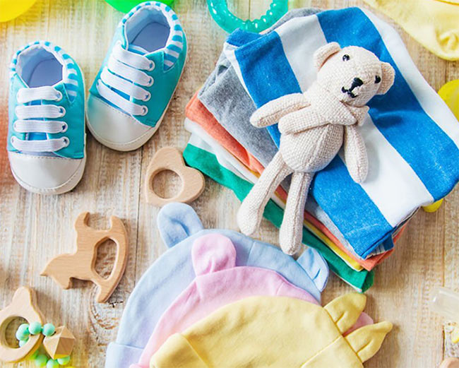 Guide to Buying Essential First Clothes and Diapers for Baby