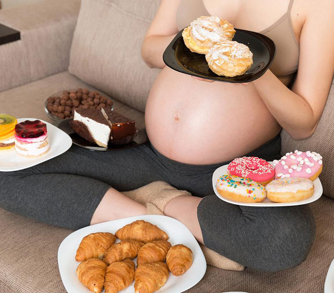 Dealing With Unhealthy Pregnancy Cravings - What You Need To Know